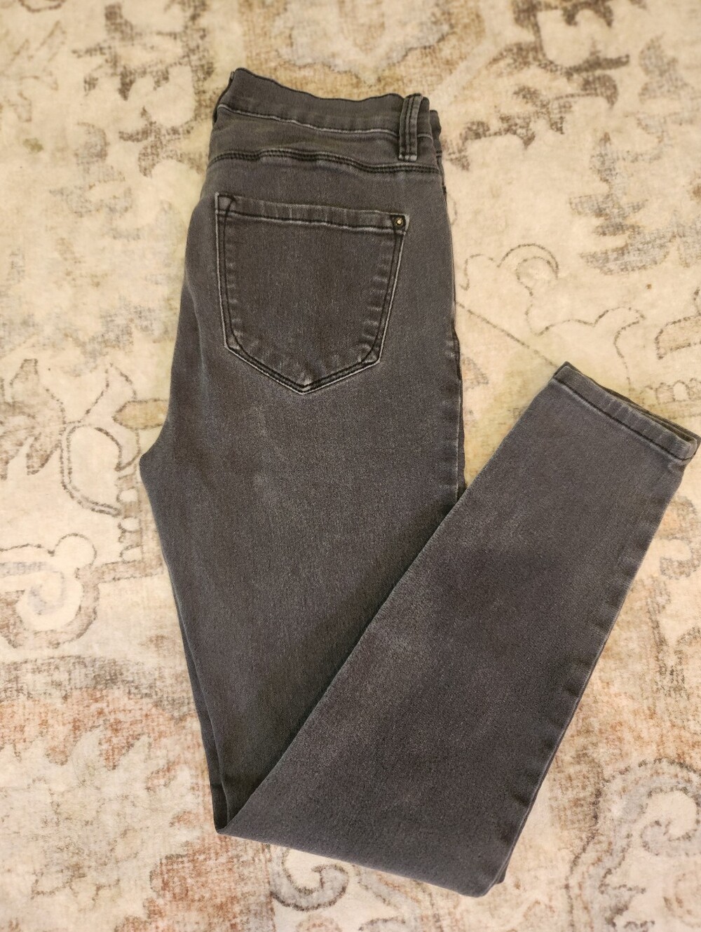 Women's Skinny High-Rise Jeans in Washed Gray